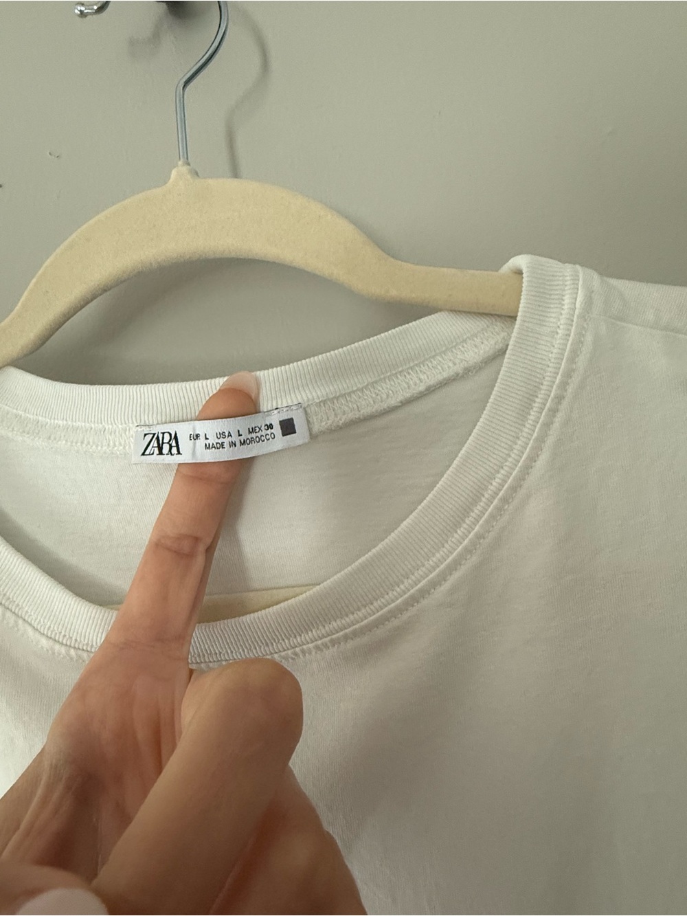 Zara White Crewneck Short Sleeve Tee - Picture 2 of 2